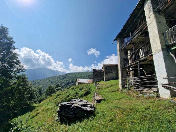 casa indipendente in vendita ad Oncino