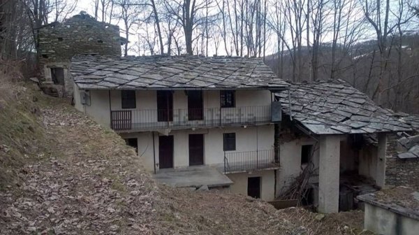 quadrivano in vendita ad Oncino