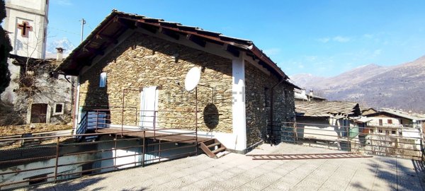 casale in vendita ad Oncino in zona Serre