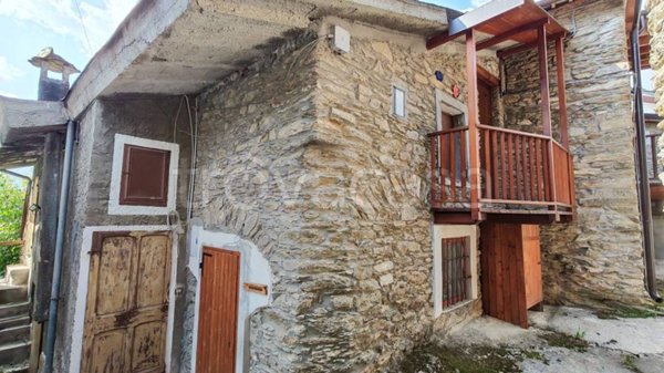 appartamento in vendita ad Oncino in zona Serre