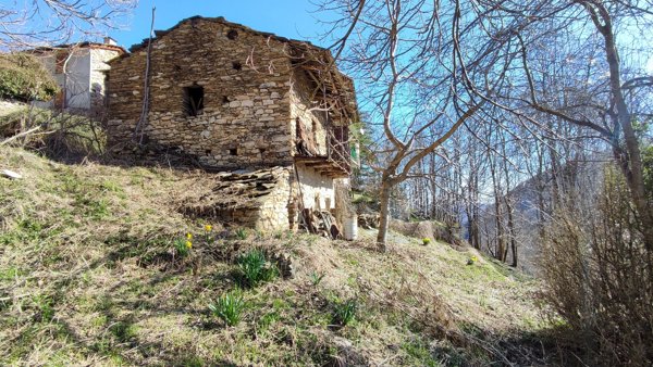 casa indipendente in vendita ad Oncino