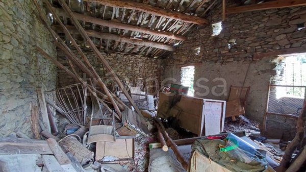 casa indipendente in vendita ad Oncino