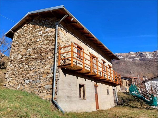 casa indipendente in vendita ad Ormea