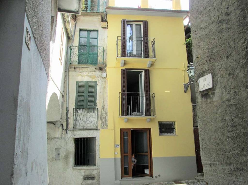 casa indipendente in vendita ad Ormea