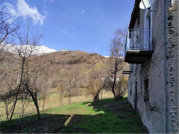 appartamento in vendita ad Ormea in zona Chionea