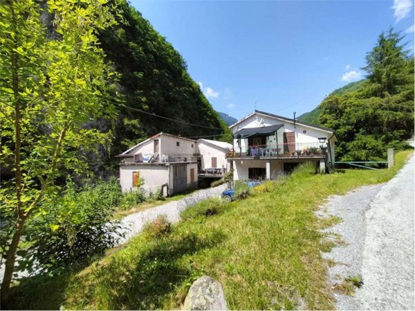 negozio in vendita ad Ormea in zona Ponte di Nava