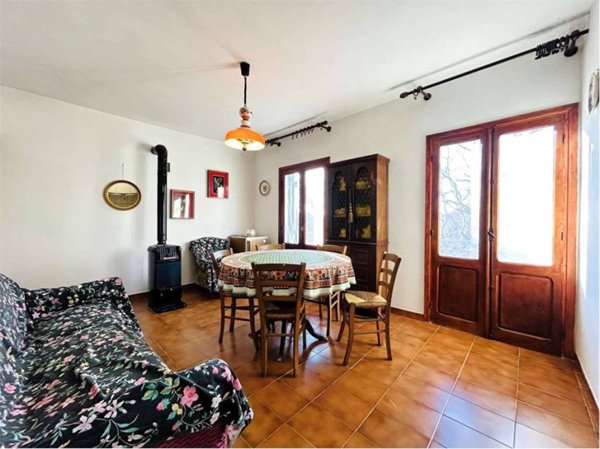 casa indipendente in vendita ad Ormea in zona Chionea