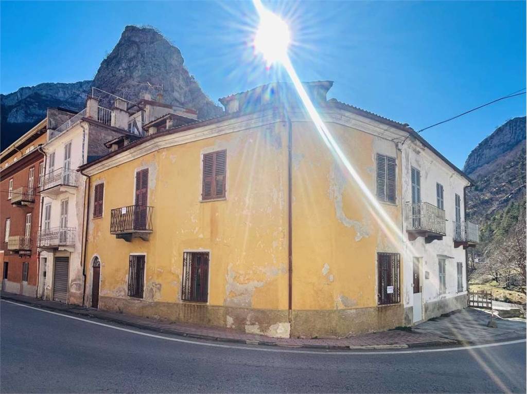 appartamento in vendita ad Ormea in zona Ponte di Nava