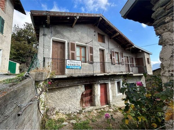 casa indipendente in vendita ad Ormea in zona Chioraira