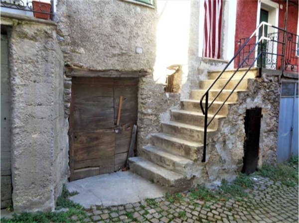 casa indipendente in vendita ad Ormea