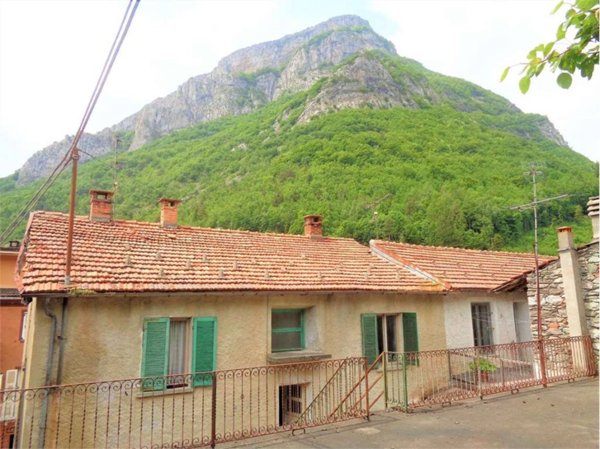 casa indipendente in vendita ad Ormea in zona Ponte di Nava