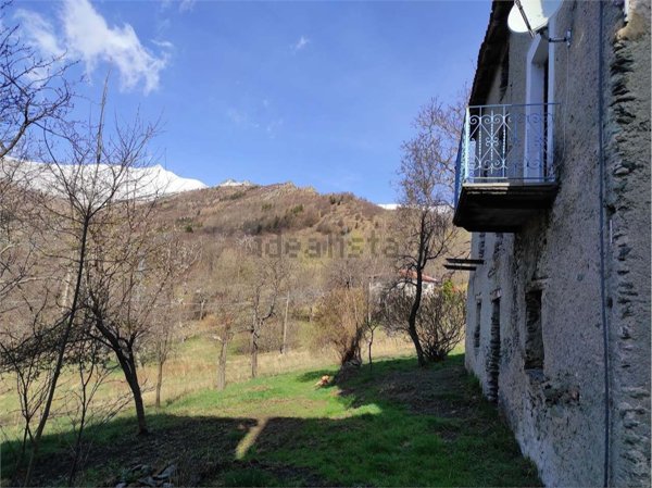 appartamento in vendita ad Ormea in zona Chionea