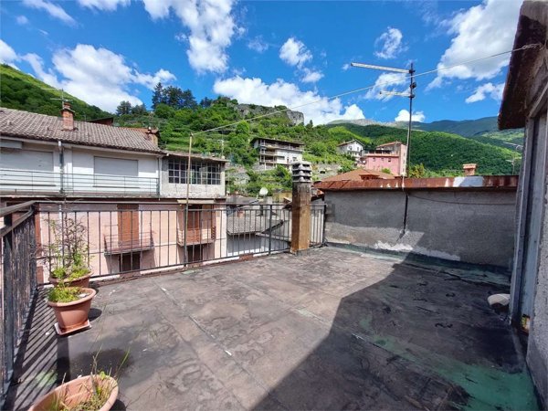 casa indipendente in vendita ad Ormea