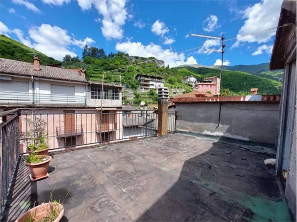 casa indipendente in vendita ad Ormea