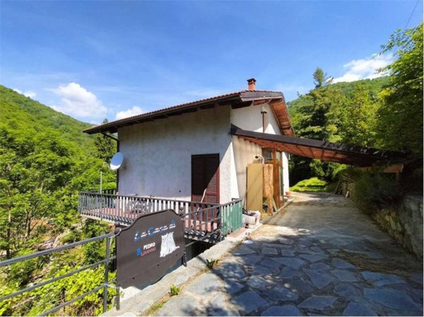 casa indipendente in vendita ad Ormea