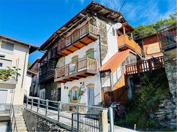 casa indipendente in vendita ad Ormea in zona Chionea