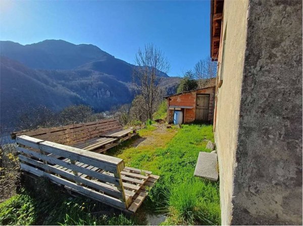 casa indipendente in vendita ad Ormea