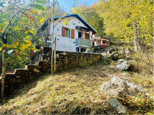 casa indipendente in vendita ad Ormea in zona Aimoni