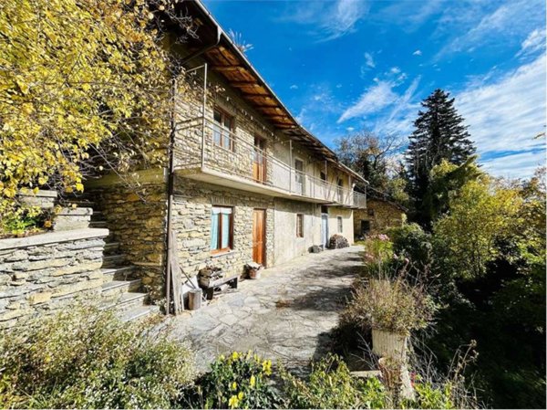casa indipendente in vendita ad Ormea in zona Albra