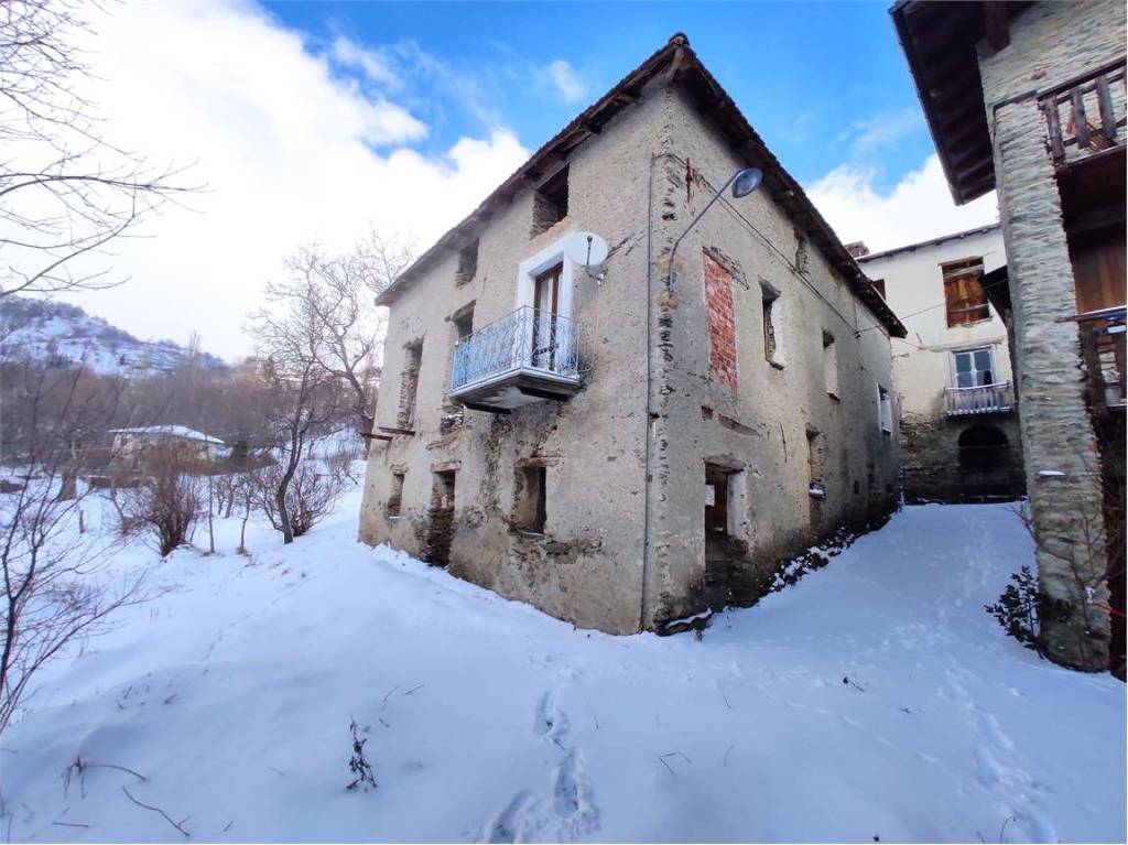 appartamento in vendita ad Ormea in zona Chionea