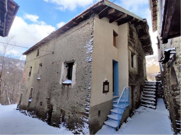 appartamento in vendita ad Ormea in zona Chionea