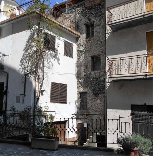 casa indipendente in vendita ad Ormea