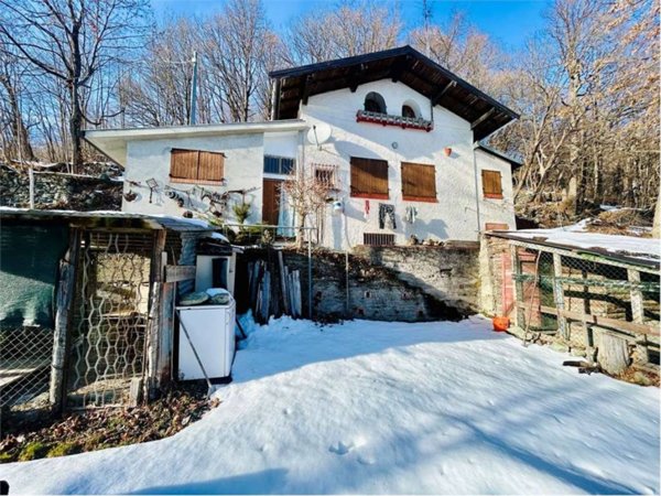 casa indipendente in vendita ad Ormea in zona Quarzina