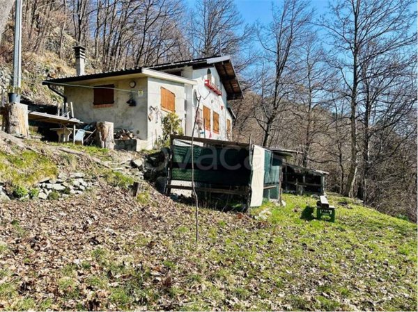 casa indipendente in vendita ad Ormea in zona Quarzina