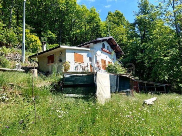 casa indipendente in vendita ad Ormea in zona Quarzina