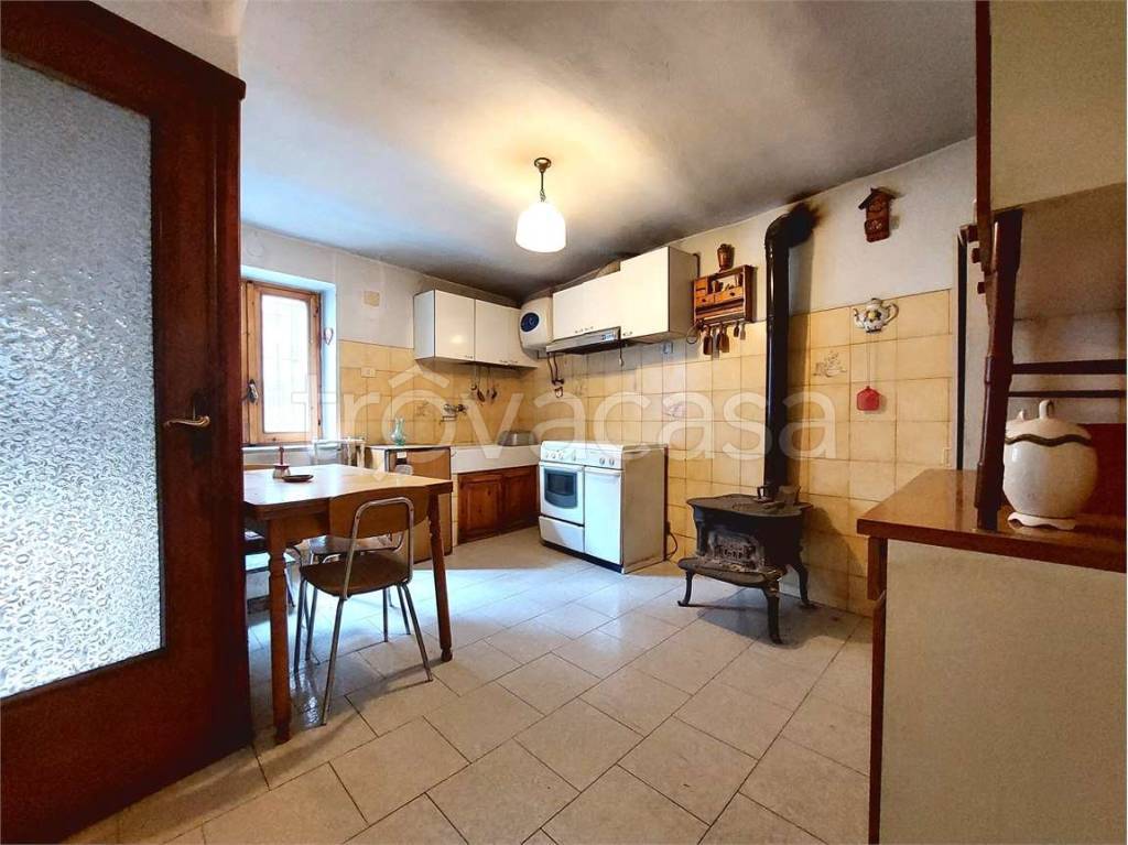 casa indipendente in vendita ad Ormea