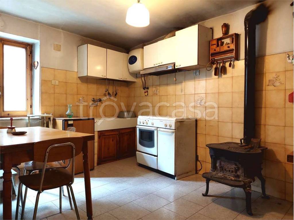 casa indipendente in vendita ad Ormea