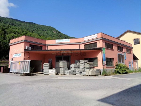 locale di sgombero in vendita ad Ormea