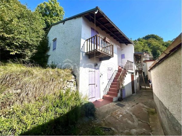 casa indipendente in vendita ad Ormea in zona Quarzina