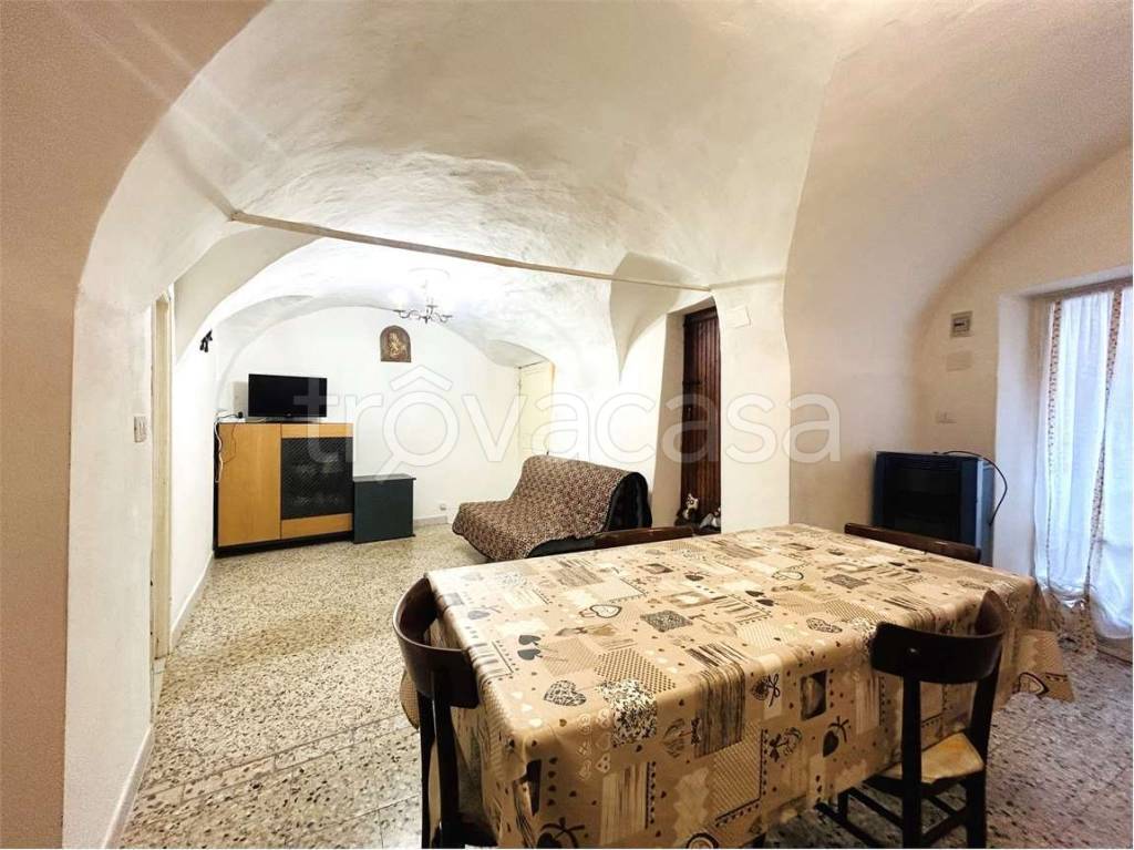 casa indipendente in vendita ad Ormea