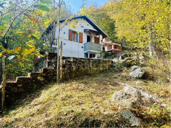 casa indipendente in vendita ad Ormea in zona Aimoni