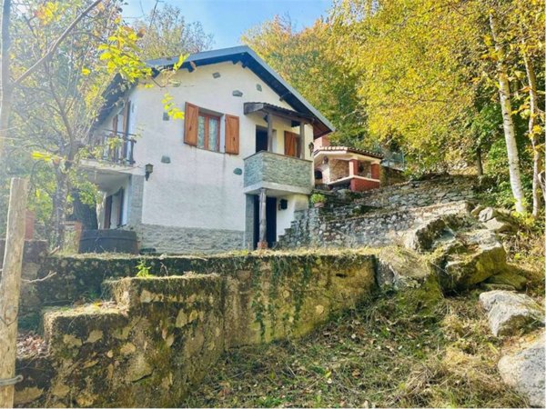 casa indipendente in vendita ad Ormea in zona Aimoni