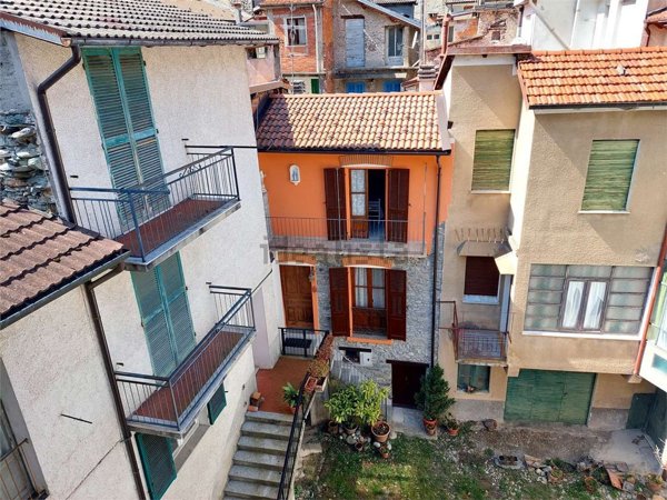casa semindipendente in vendita ad Ormea