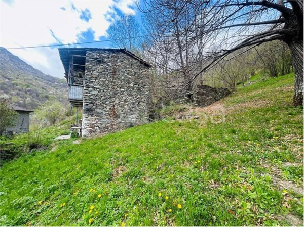 casa indipendente in vendita ad Ormea in zona Valdarmella