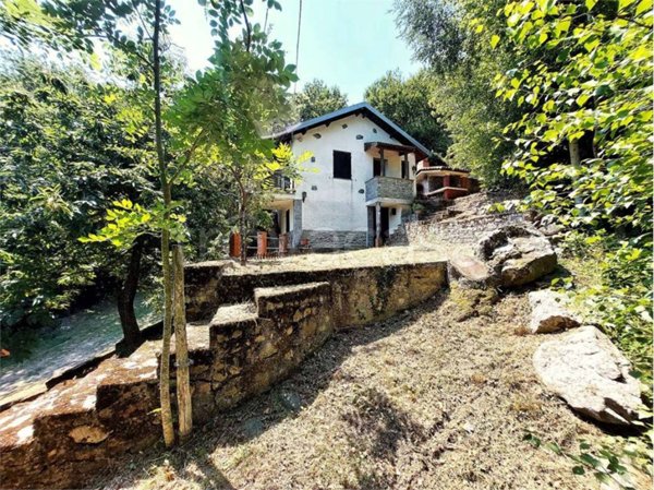 casa indipendente in vendita ad Ormea in zona Aimoni