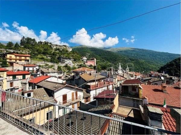 casa indipendente in vendita ad Ormea