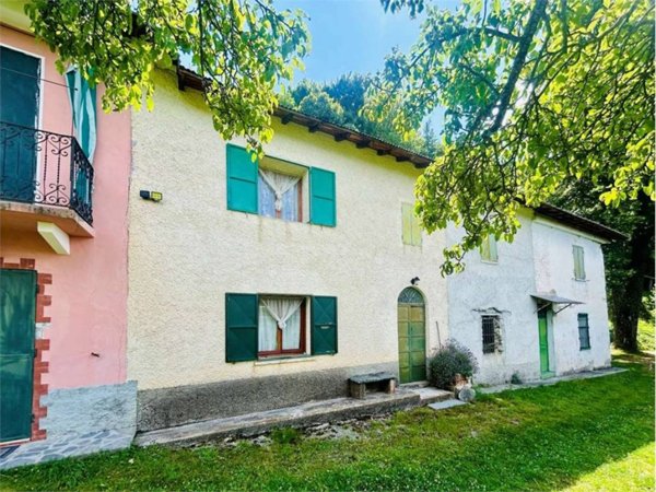 casa indipendente in vendita ad Ormea in zona Ponte di Nava