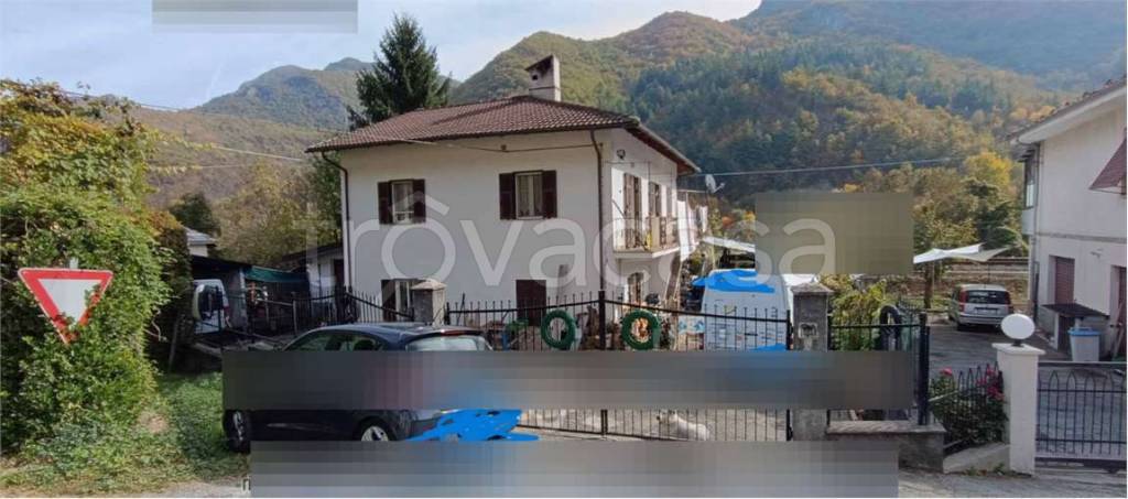 casa indipendente in vendita ad Ormea in zona Isola Perosa