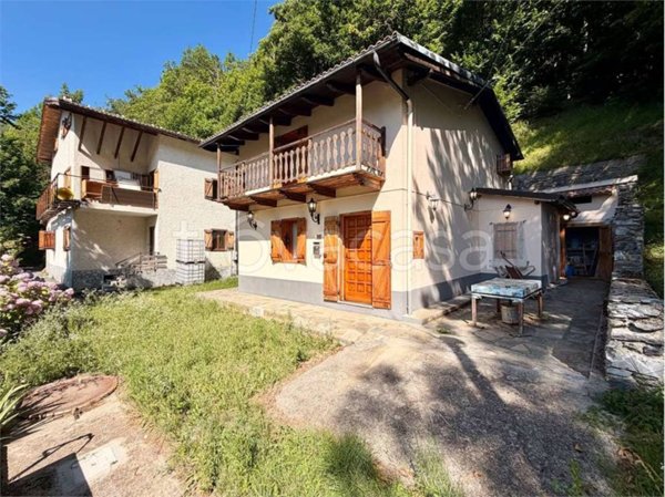 casa indipendente in vendita ad Ormea in zona Valdarmella