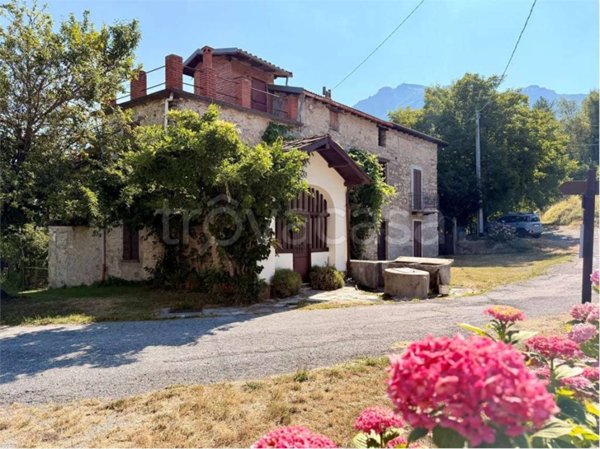 casa indipendente in vendita ad Ormea in zona Campocomune