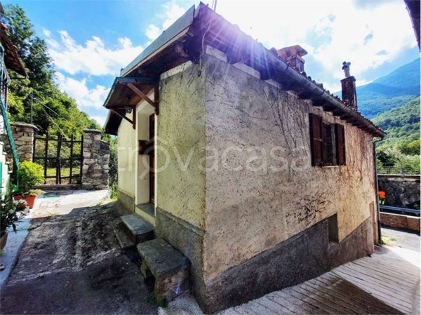 casa indipendente in vendita ad Ormea in zona Nasagò