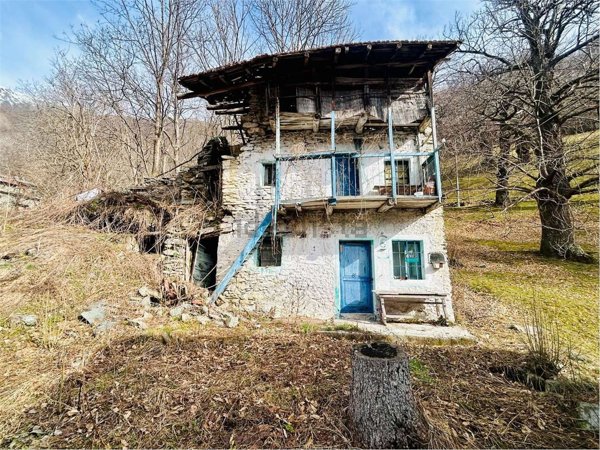 casa indipendente in vendita ad Ormea in zona Valdarmella