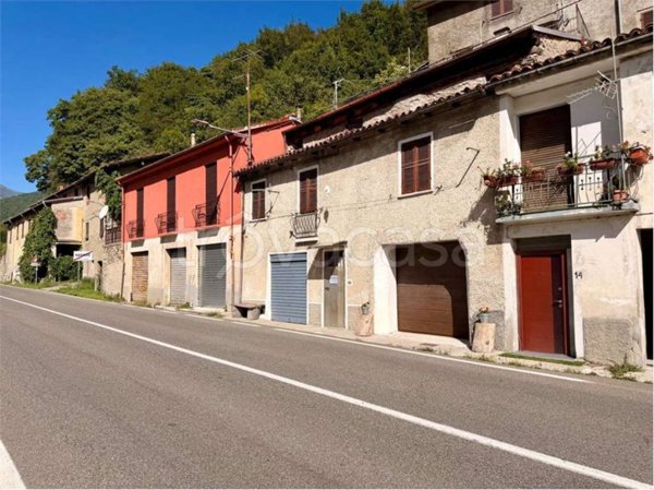 casa indipendente in vendita ad Ormea in zona Nasagò