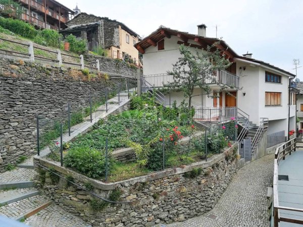 appartamento in vendita ad Ostana