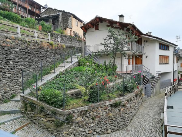 appartamento in vendita ad Ostana