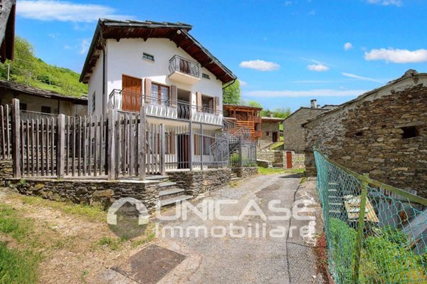 casa indipendente in vendita ad Ostana